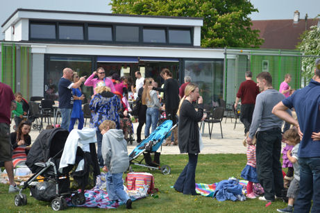 Royal Wedding celebration at Trumpington Pavilion. Photo: Andrew Roberts, 29 April 2011.