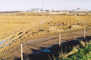 Early construction work on the Clay Farm spine road from the Addenbrooke’s Road roundabout. Photo: Andrew Roberts, 9 January 2011.