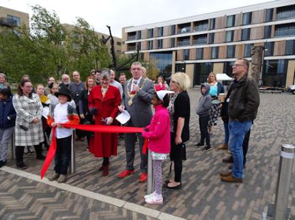 The Mayor of Cambridge, Councillor Nigel Gawthrope, and Mrs Gawthrope, opening Hobson Square and the Clay Farm Centre, with Vicky Haywood and Alison Woods. Photo: Andrew Roberts, 27 October 2018.