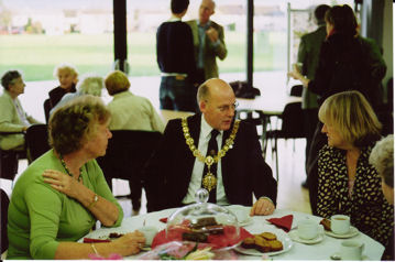 Jean Stevens, Councillor Russ McPherson (Mayor) and Rebecca Randall at the opening of the Pavilion, 14 November 2009, with Dorothy Black and Audrey King in background. Photo: Andrew Roberts. (Pavilion3724_1109)