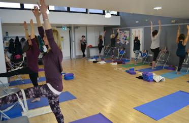 Iyengar Yoga Thursday session at Trumpington Pavilion, with Dr Diane Bamber (Eight Yoga). Photo: Andrew Roberts, 29 November 2018.