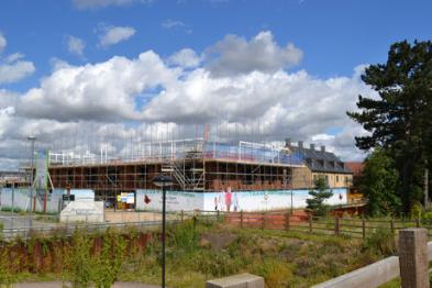 Home construction on Trumpington Meadows, from Hauxton Road bridge. Photo: Andrew Roberts, 29 July 2012.