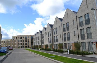 Newly completed homes in Osprey Drive, beyond the local centre, Trumpington Meadows. Photo: Andrew Roberts, 9 September 2017.