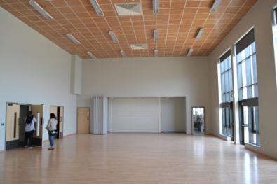 The main hall, Trumpington Meadows school. Photo: Andrew Roberts, 10 July 2013.